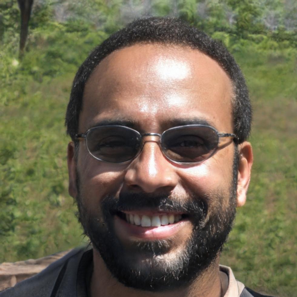 Instructor especializado en análisis financiero corporativo